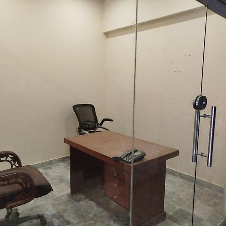 Hotel Crown Plaza, Near Karachi Airport, Darul Sehat Hospital, Dow, Agha Khan And Liaqat Hospital Экстерьер фото