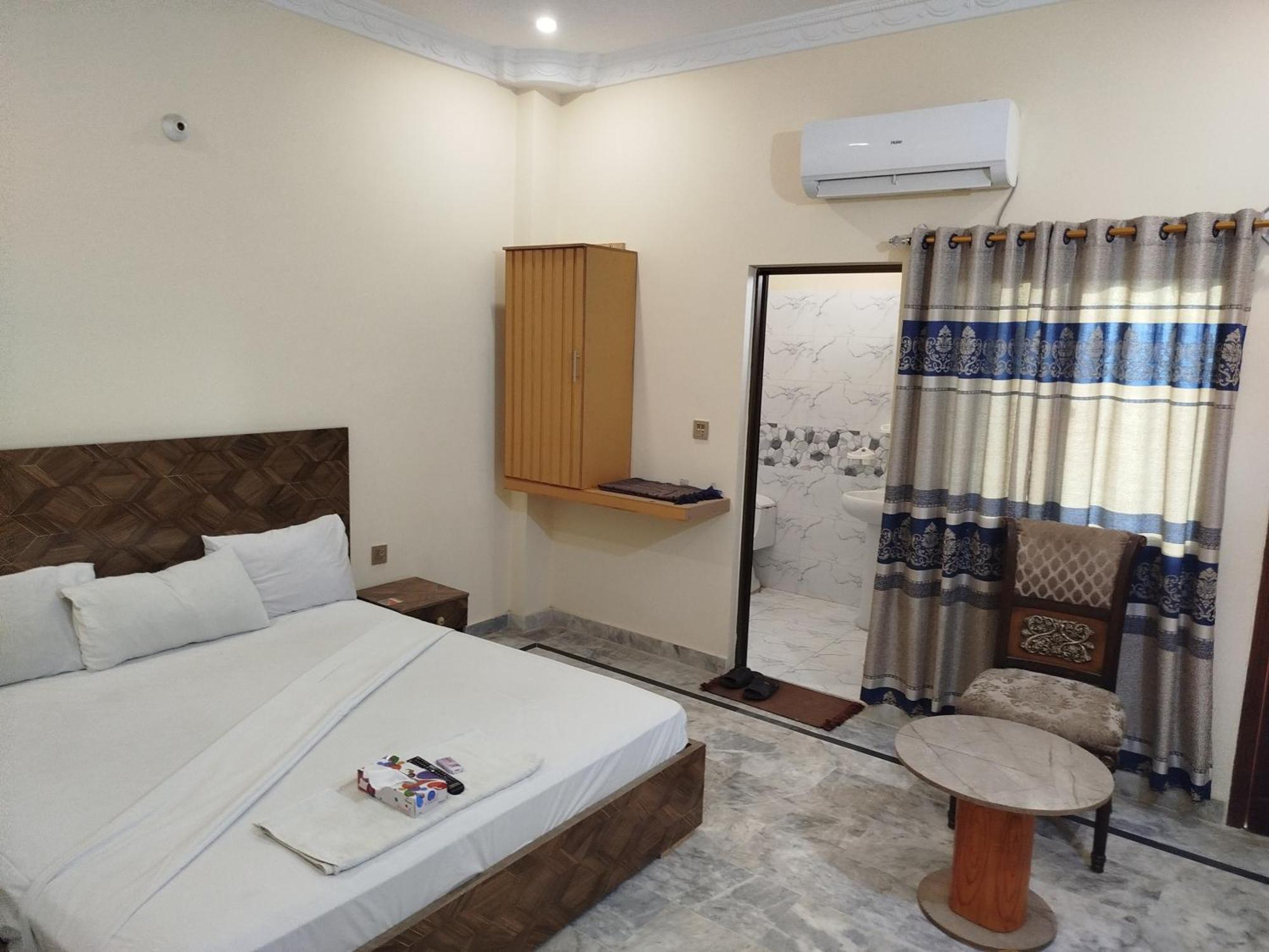Hotel Crown Plaza, Near Karachi Airport, Darul Sehat Hospital, Dow, Agha Khan And Liaqat Hospital Экстерьер фото