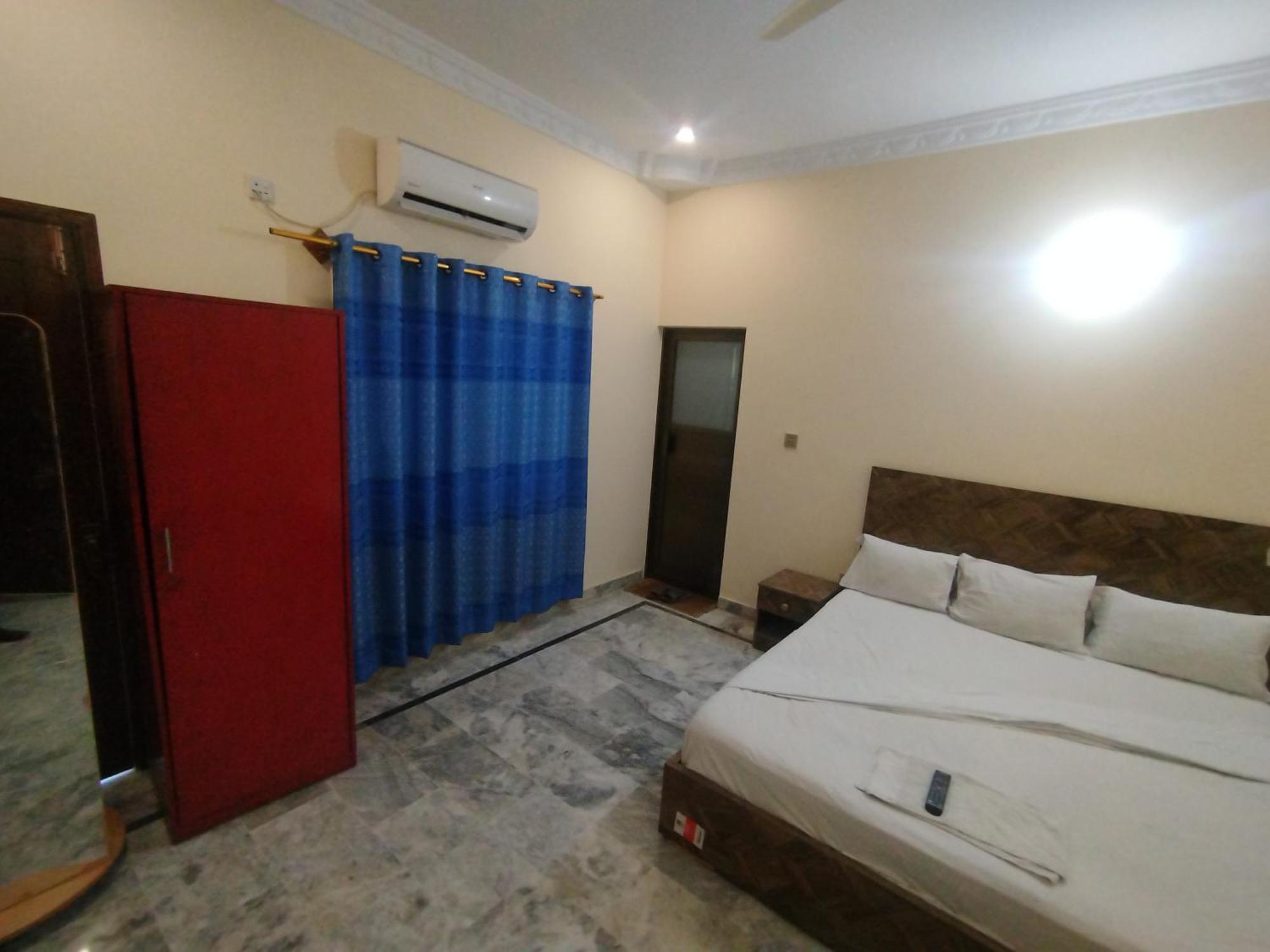 Hotel Crown Plaza, Near Karachi Airport, Darul Sehat Hospital, Dow, Agha Khan And Liaqat Hospital Экстерьер фото