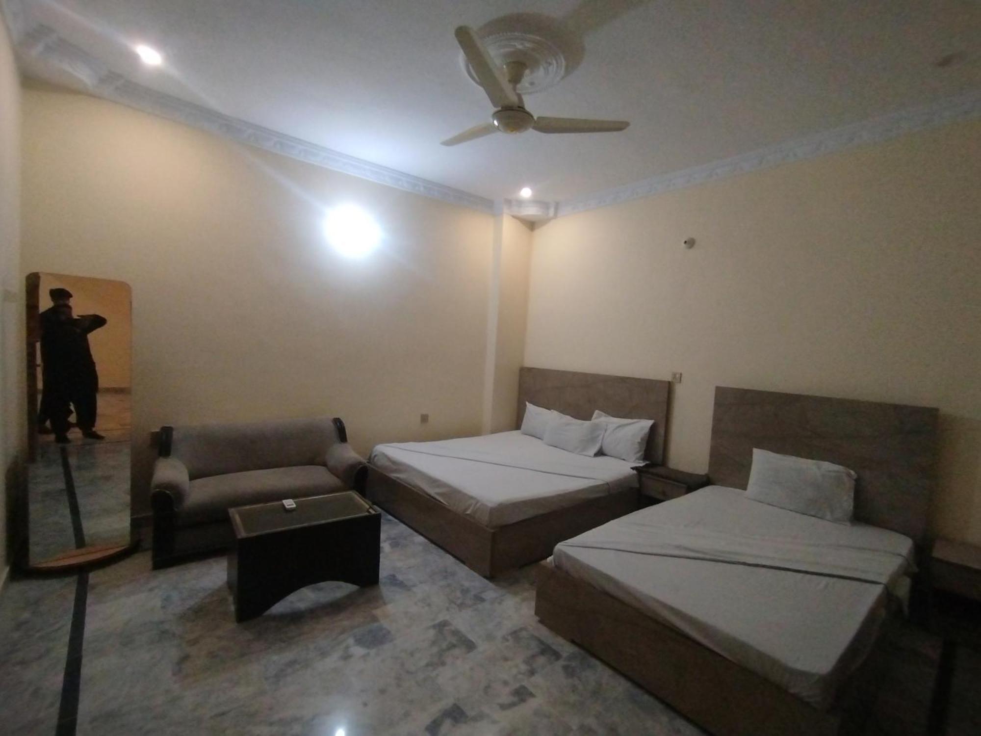 Hotel Crown Plaza, Near Karachi Airport, Darul Sehat Hospital, Dow, Agha Khan And Liaqat Hospital Экстерьер фото