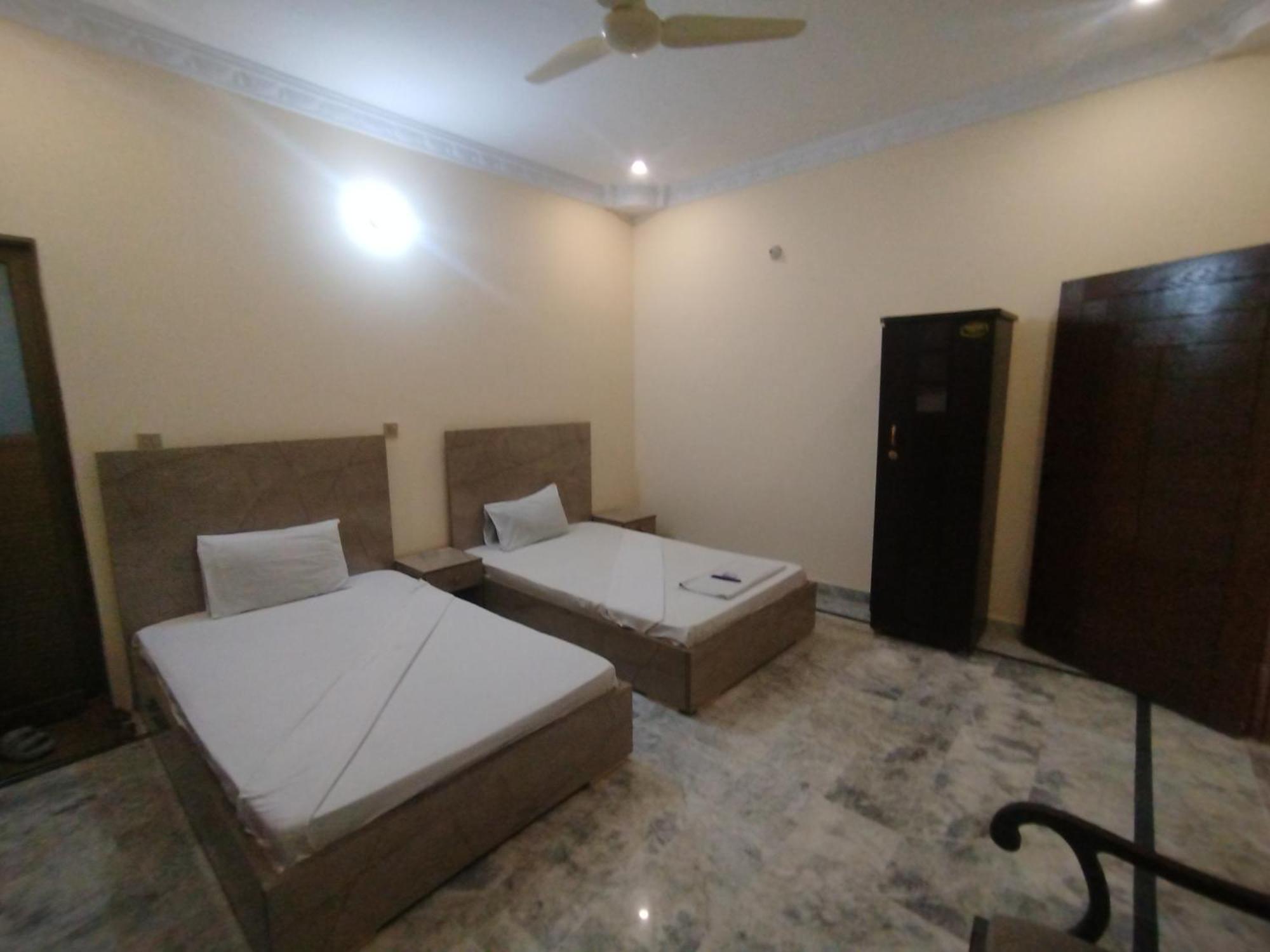 Hotel Crown Plaza, Near Karachi Airport, Darul Sehat Hospital, Dow, Agha Khan And Liaqat Hospital Экстерьер фото