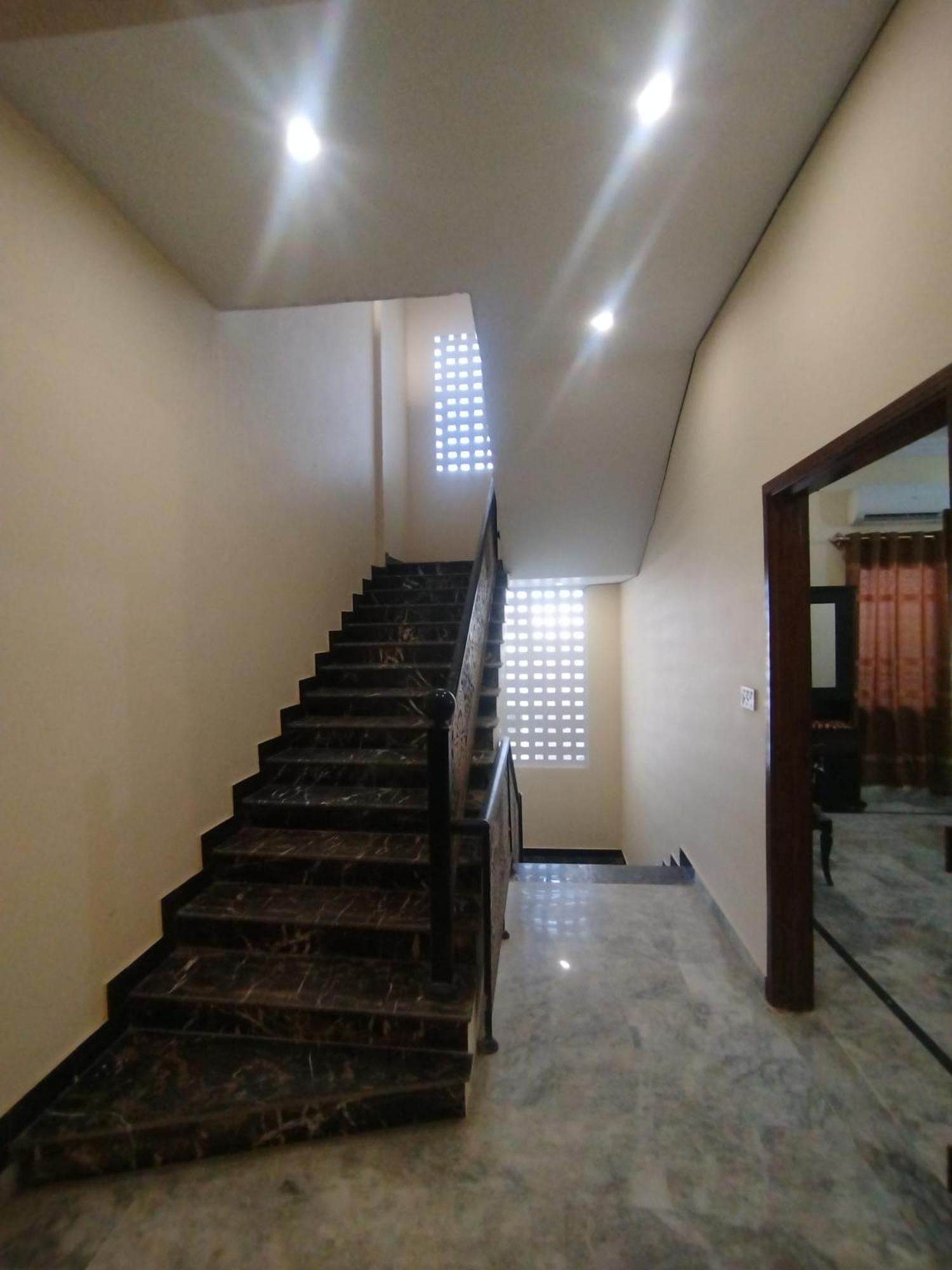 Hotel Crown Plaza, Near Karachi Airport, Darul Sehat Hospital, Dow, Agha Khan And Liaqat Hospital Экстерьер фото