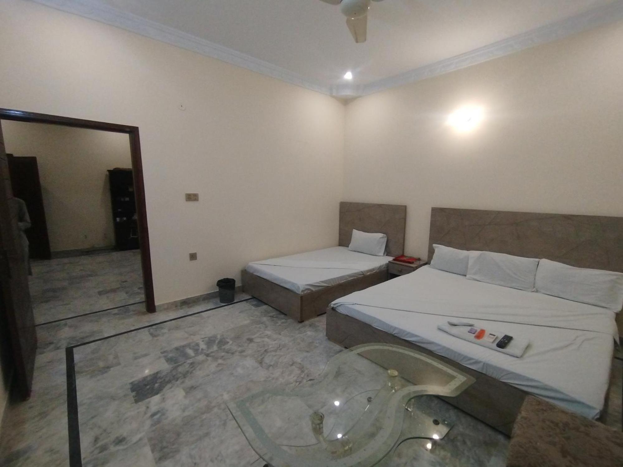 Hotel Crown Plaza, Near Karachi Airport, Darul Sehat Hospital, Dow, Agha Khan And Liaqat Hospital Экстерьер фото