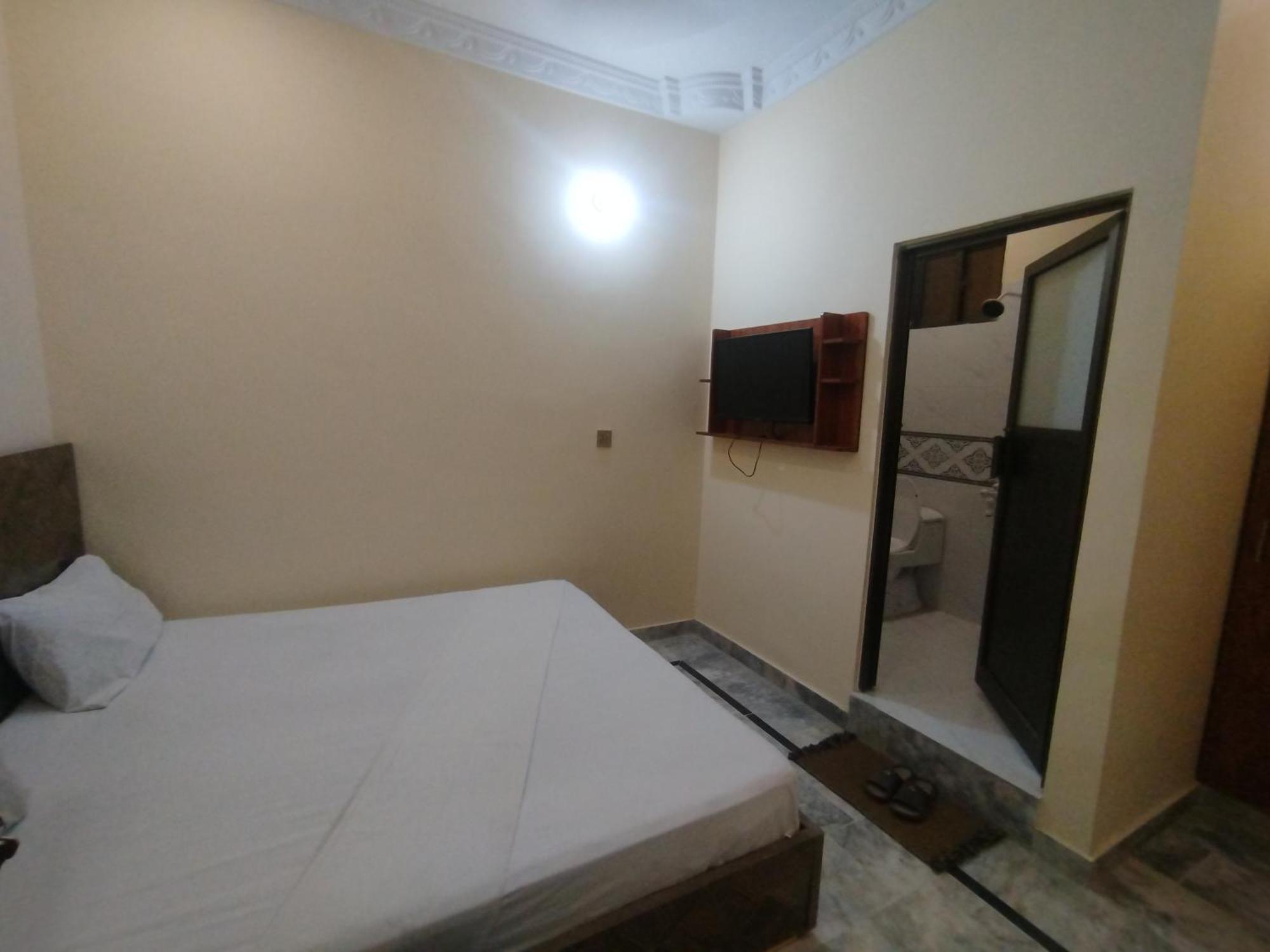 Hotel Crown Plaza, Near Karachi Airport, Darul Sehat Hospital, Dow, Agha Khan And Liaqat Hospital Экстерьер фото